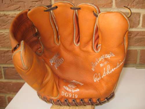 Red Schoendienst D&M DG919 Front